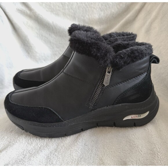 Skechers Air-Cooled Arch Fit Casual Hour Black Winter Snow Boots Women Size 7.5 - Picture 1 of 9